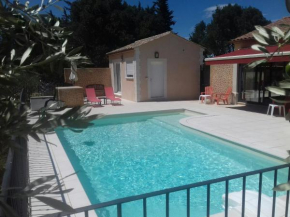 La clastreTiny house et piscine proche d'Uzès